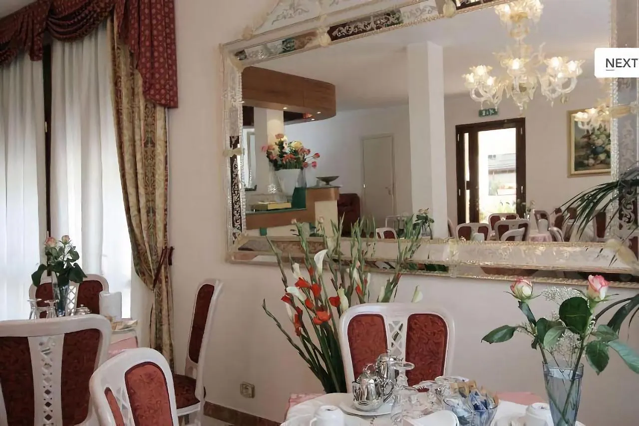 Nice Hotel Mestre 3*,